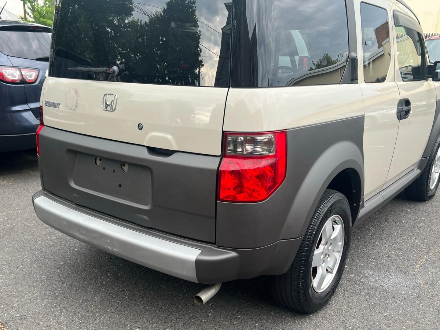 2005 Beige /Gray Honda Element EX 4WD 4-spd AT (5J6YH286X5L) with an 2.4L L4 DOHC 16V engine, 4 Speed Automatic Overdrive transmission, located at 1018 Brunswick Ave, Trenton, NJ, 08638, (609) 989-0900, 40.240086, -74.748085 - Wow, This Element is Super Clean and runs like new! An absolute must see and drive to appreciate this rare Honda!! - Photo#4